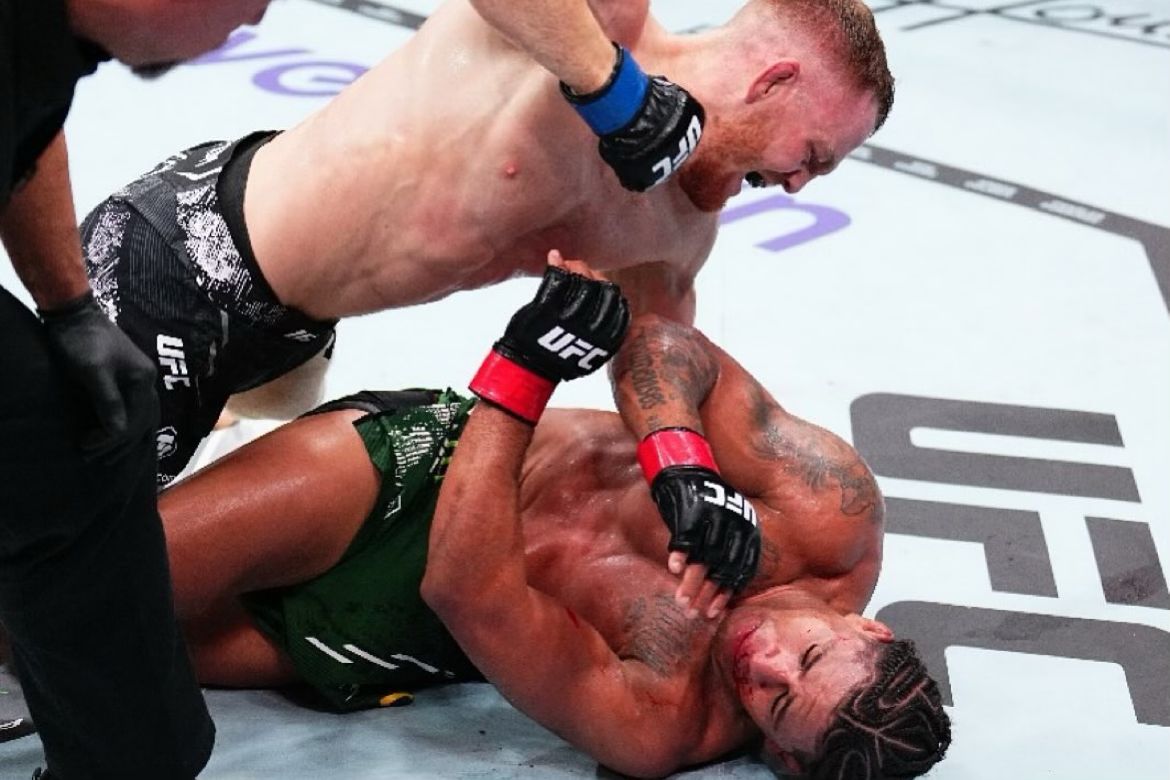 Jack Della Maddalena derrotou Gilbert Durinho por nocaute no UFC 299. Foto: Divulgação/UFC