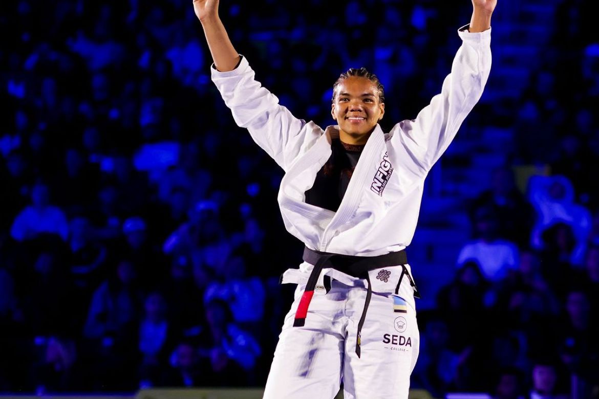 Gabi Pessanha comemora ao triunfar no Mundial 2024. Foto: Lu Nivers Athletics