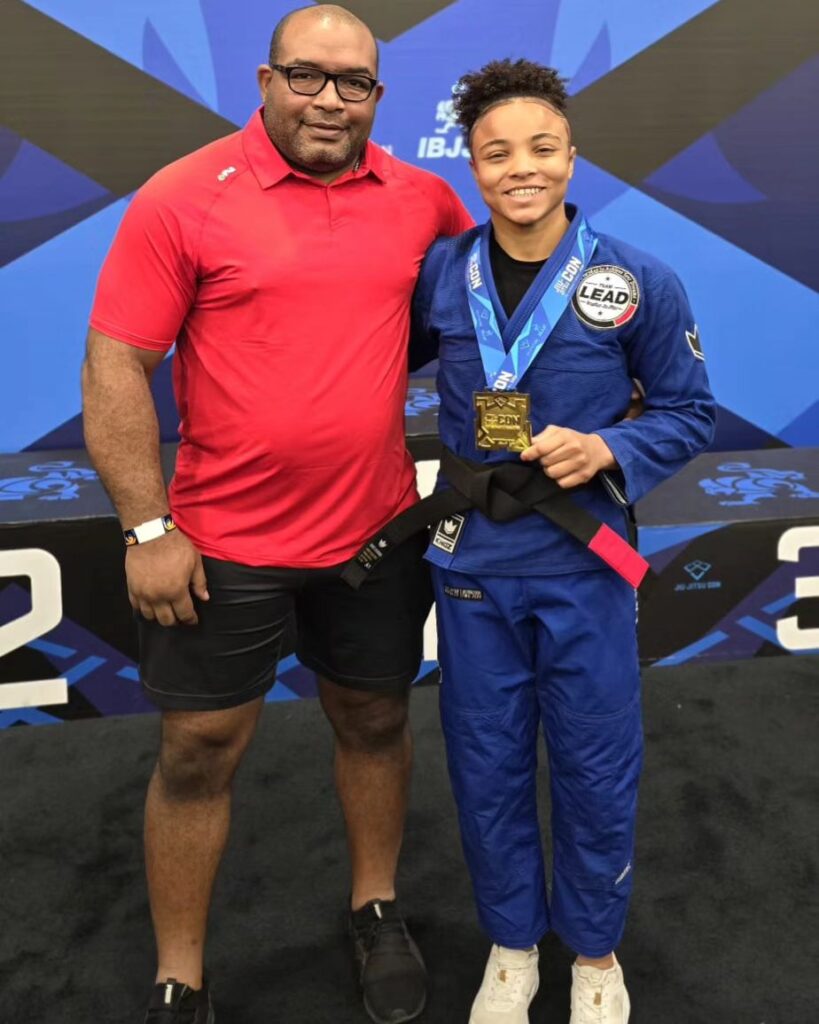 Cássia Moura ao lado do professor Bruno Bastos na Jiu-Jitsu Con. Foto: Reprodução/Instagram
