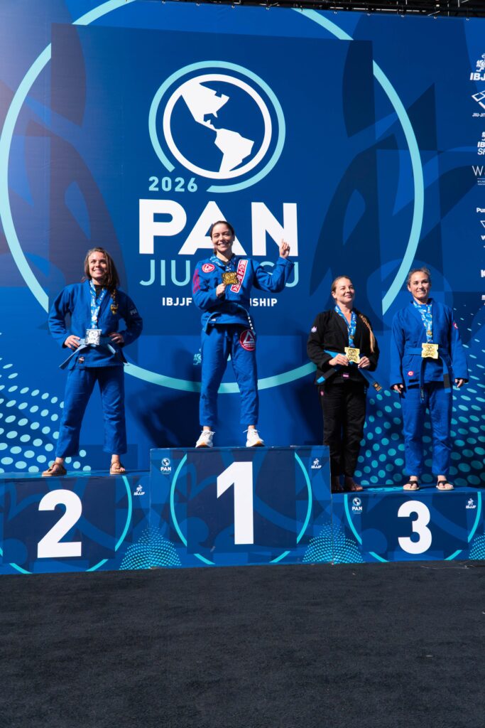 Camila Almeida no topo do Pan 2026 da IBJJF. Foto: Reprodução
