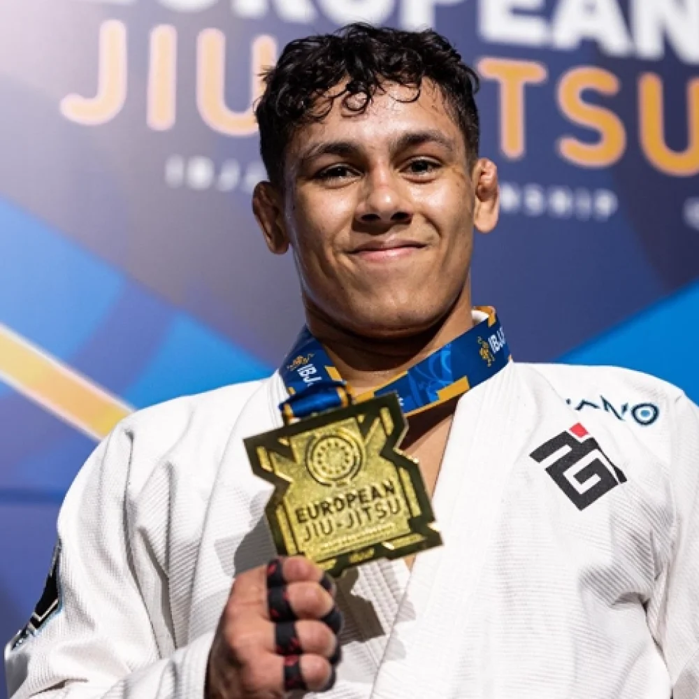 Veja o armlock genial de Mica Galvão sobre Andy Murasaki no Europeu 2024