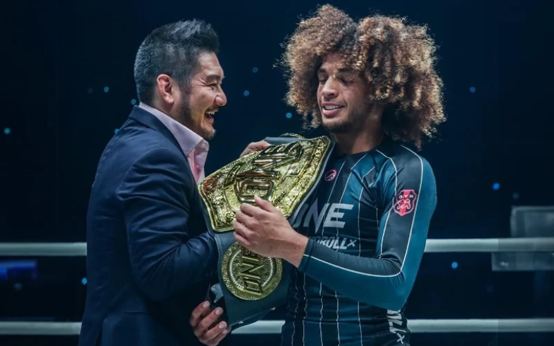 ONE 165: Kade Ruotolo derrota Tommy Langaker e defende cinturão de grappling