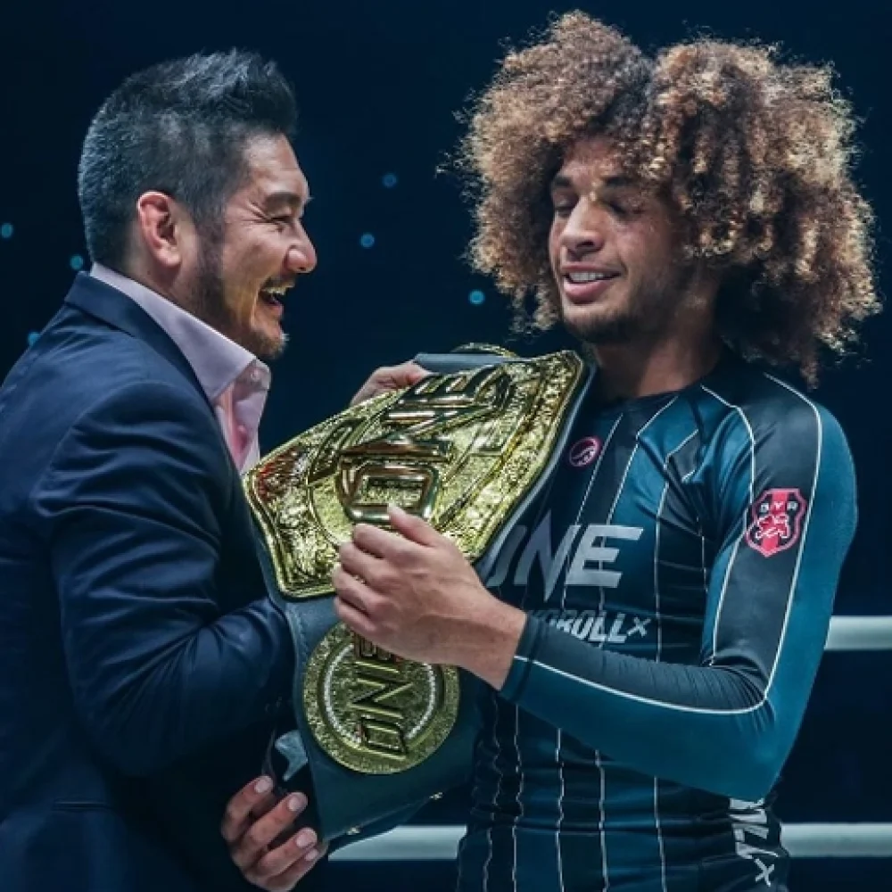 ONE 165: Kade Ruotolo derrota Tommy Langaker e defende cinturão de grappling