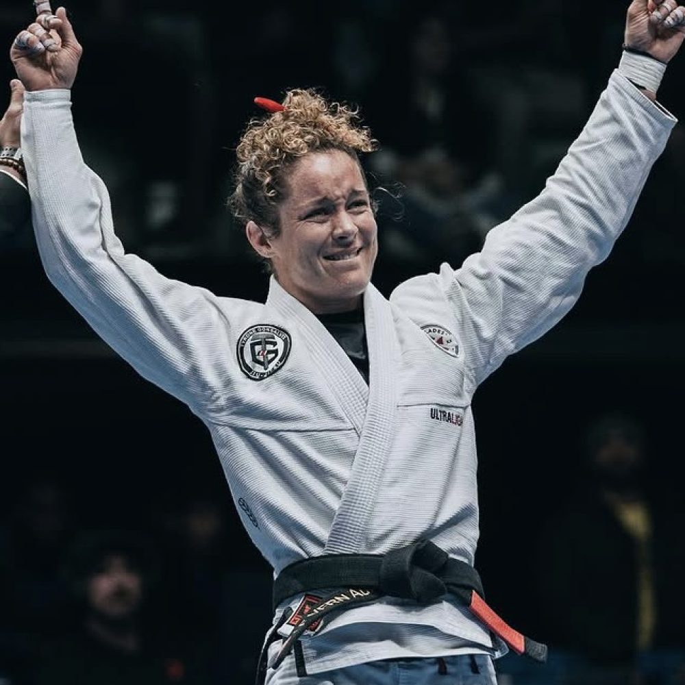 Aurelie Le Vern comemora após brilhar no Europeu 2024. Foto: Gabriel Mendes & Beatriz Lina/Kingz Kimonos