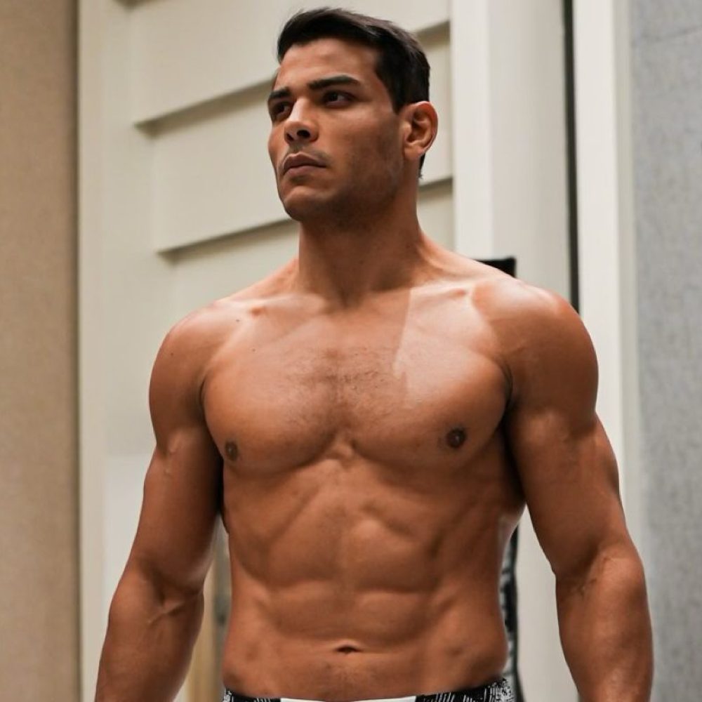 Paulo Borrachinha enfrenta Robert Whittaker no UFC 298. Foto: Divulgação/UFC
