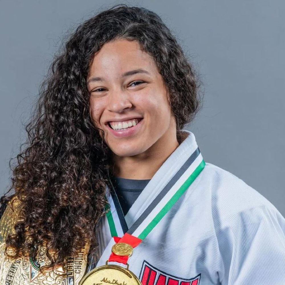 Júlia Alves é bicampeã do World Pro na divisão -62kg. Foto: Divulgação/AJP