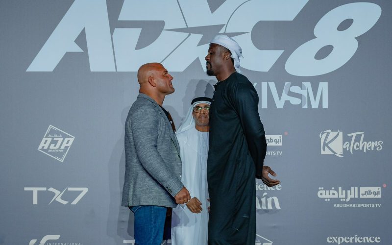 Roberto Cyborg e Haisam Rida durante a encarada oficial. Foto: ADXC